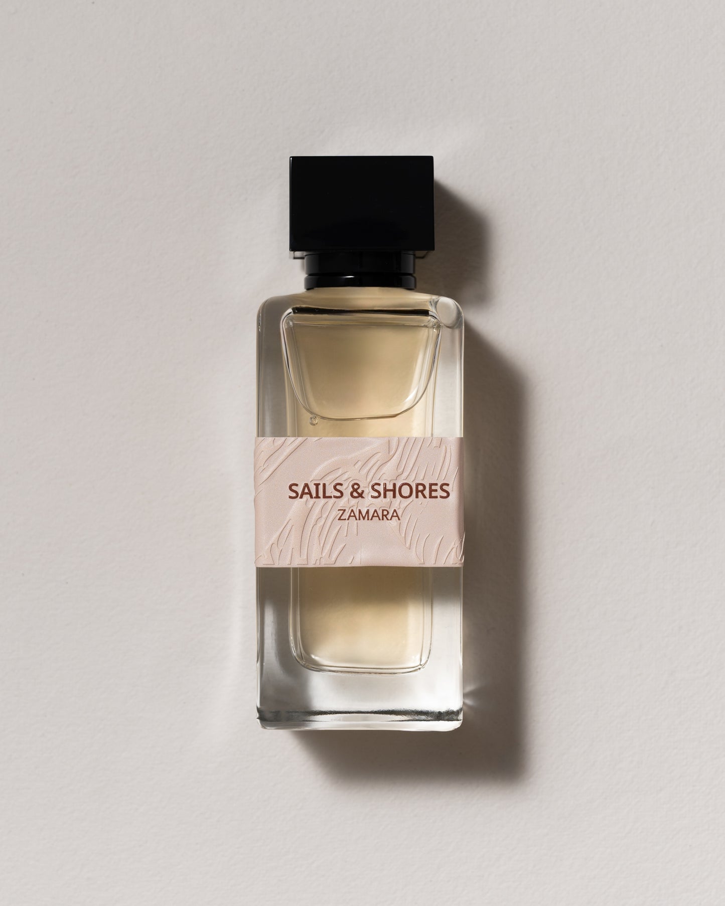 أشرعة وشواطئ